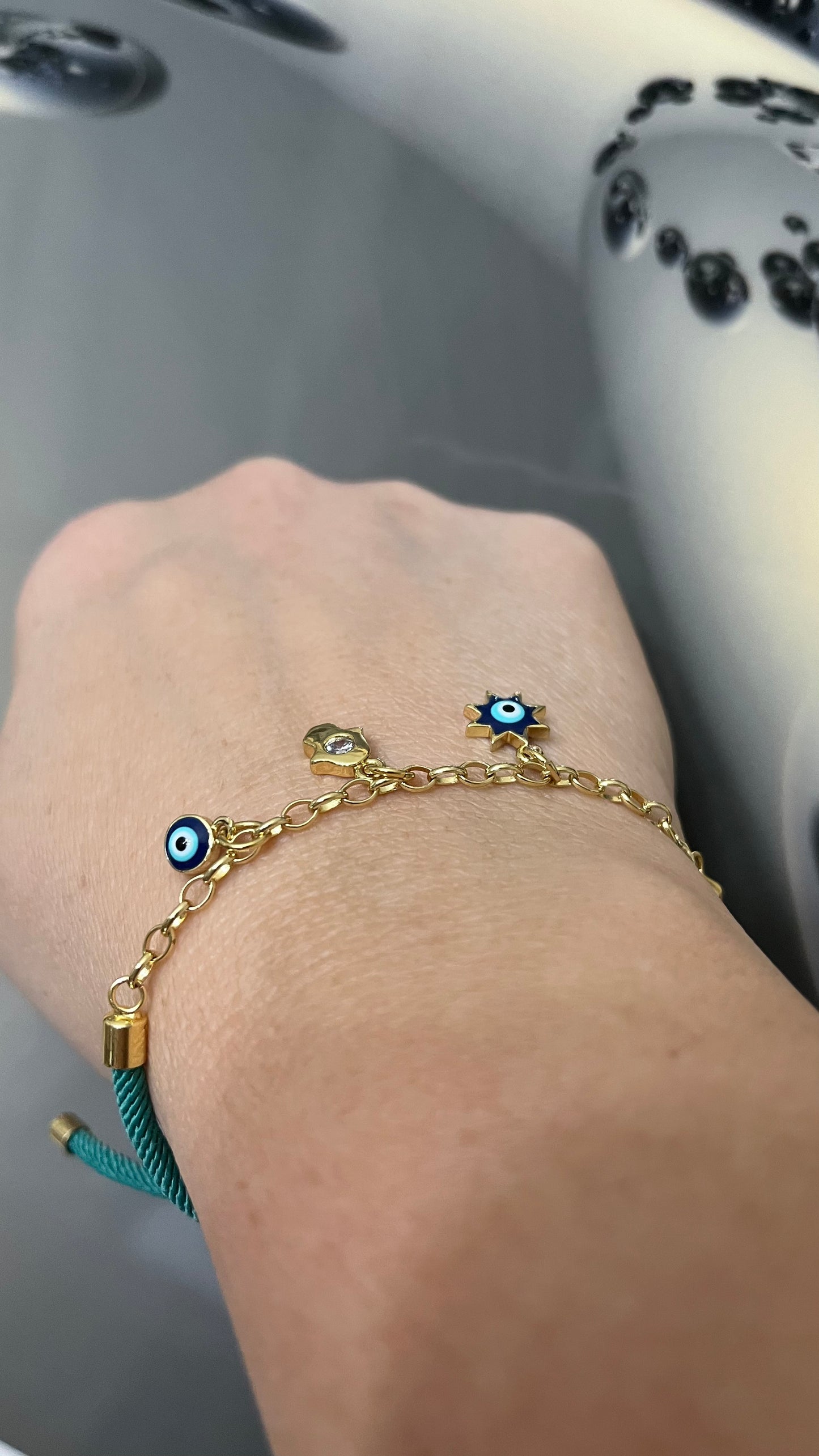 Pulsera con dijes Ojo Turco